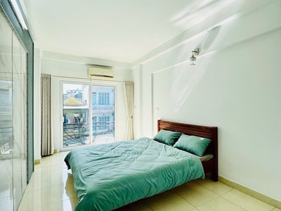 Bàn nhà ngọc thụy -long biên -ngõ nông ô tô đỗ , full nội thất  dt 44m x 5 tầng giá nhỉnh 6 tỷ  tl 2