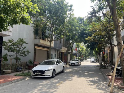 Bán liền kề KĐT Tuệ Tĩnh, phường Cẩm Thương, TP HD, 67.5m2, mt 4.5m, đường 11.5m, xung quanh ở kín 0