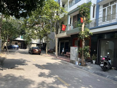 Bán liền kề KĐT Tuệ Tĩnh, phường Cẩm Thương, TP HD, 67.5m2, mt 4.5m, đường 11.5m, xung quanh ở kín 1