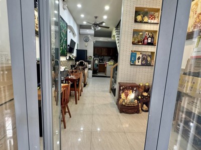 Bán nhà Nguyễn Ngọc Lộc   Quận 10 :   SÁT VÁCH TRƯỜNG QUỐC TẾ VIỆT ÚC - QUẬN 10 - NHÀ ĐẸP 4 TẦNG 4