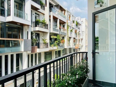  bán gấp  nhà 4 tầng luxury, gara ô tô   giá chỉ nhỉnh 9 tỷ 1