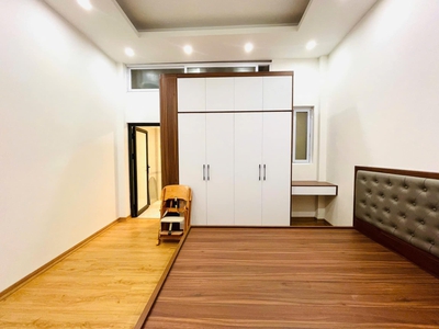 Chủ nhà cần bán gấp nhà đê la thành dt 39 -6 tầng -mt 5.4 giá 15 tỷ ba đình 3