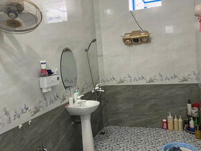 Bán gấp căn nhà 3 tầng mặt tiền 7.1m2 đường ql39b, có sổ đỏ pháp lý rõ ràng. giá 4.620 tỷ 3