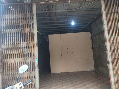 Chính chủ cho thuê mặt bằng nhà hẻm lớn mặt kênh ở bình tân 0