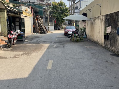 Cách ql1a 100m  ngọc hồi t.c: 3.7 t.ỷ thương lượng - nhà diện tích 50 mét - dân xây - 4 tầng 0