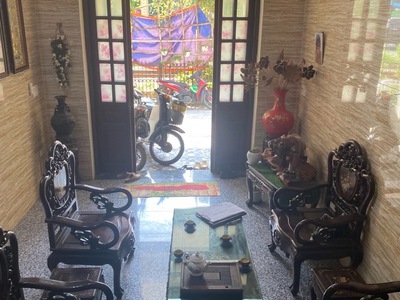 Cách ql1a 100m  ngọc hồi t.c: 3.7 t.ỷ thương lượng - nhà diện tích 50 mét - dân xây - 4 tầng 1