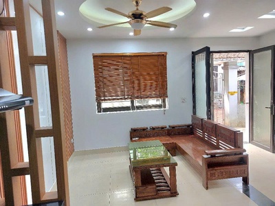 Bán nhà thượng thanh- long biên. diện tích 33m, mặt tiền rộng nhà 5 tầng thiết kế hiện đại. ngõ 0