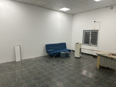 Chính chủ cho thuê gian hàng mặt tiền phố thái thịnh - quận đống đa 1