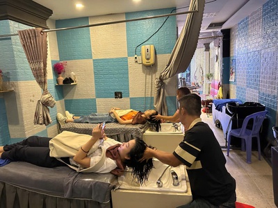 Cần sang nhượng gấp tiệm tóc nam khu ẩm thực q4, tp. hcm 0