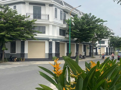 Đầu tư ngay nhà phố liền kề giá rẻ   vị trí đẹp gần kcn mỹ phước, vsip 2 . đồng an, gần trung tâm 0