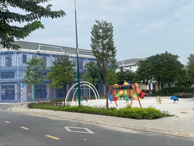 Bán nhà phố gần khu công nghiệp đông nam á   giá tốt, tiềm năng phát triển 2