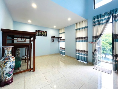 Tin được không, nhà gấp bán, p lô cao cấp, xe hơi trong nhà, ngang 5.2m2, q2, chỉ 7ty hơn. 0