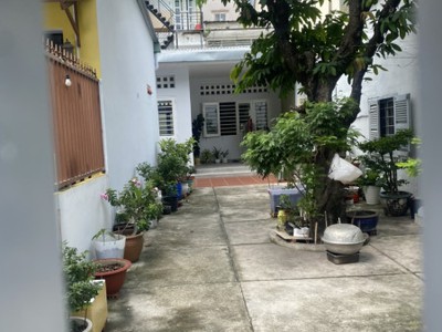 Cần bán nhà MT nở hậu kinh doanh khủng ngay trung tâm quận 1, đường Hồ Hảo Hớn, P. Cô Giang 2