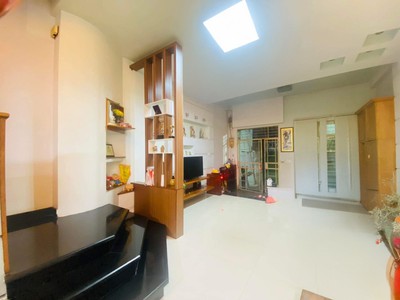 Bán nhà 3 tầng, 100m2, hẻm xe hơi rộng rãi, ngay chợ đo đạc, trần não, quận 2, 0