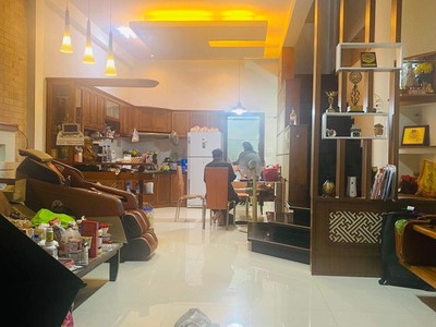 Bán nhà 3 tầng, 100m2, hẻm xe hơi rộng rãi, ngay chợ đo đạc, trần não, quận 2, 2