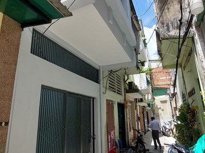 BĐS giảm sâu 2 tỷ 14,8 còn 12,8 tỷ - Cần bán gấp nhà riêng hẻm TT Quận 1, trệt, lầu, sân thượng 0