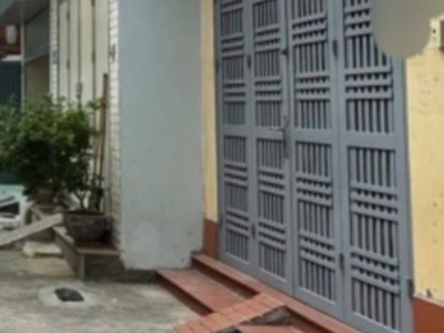 Đống đa- hiếm cực- hơn 5 tỷ - nhà dân xây đẹp - gần phố - cách ô tô tránh 25 mét - ở hoặc đầu tư 0