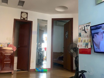 Chính chủ cần cho thuê căn hộ trong toà n2e trung hoà nhân chính, 54m2, 2pn, 1pk, 1vs, bếp. 1