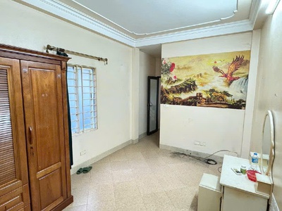 Đống đa- hiếm- hơn 5 tỷ- nhà đẹp- dân xây - 3 mặt thoáng - 3 ngủ khép kín     trung phụng 1