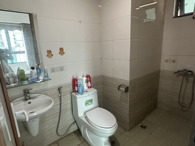 Cho thuê căn góc 3PN N03-T1 khu Ngoại Giao Đoàn cạnh đường Nguyễn Văn Huyên, nội thất đầy đủ 2