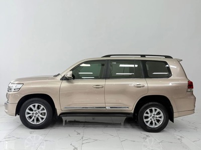 Bán Toyota Land Cruiser 4.6 V8, sản xuất 2017, 1 chủ từ mới. 3