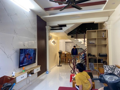 Hiếm Có ĐỘC NHẤT. Bán nhà 4 tầng Có gara Đường 5m có vỉa hè đường Phú Xá .Có gara ôtô. chỉ 3.3 tỷ 9