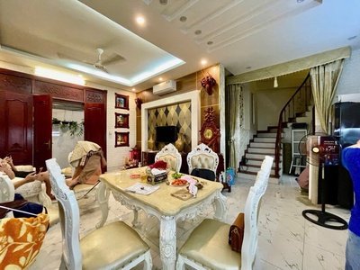 Mặt tiền khủng -mặt phố -mặt hồ -kinh doanh đỉnh cao-view hồ vĩnh viễn 0