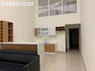 Nhà hxh phạm văn đồng, 100m2, 2 tầng, ngay trung tâm, cho thuê 10tr/tháng, thiết kế kiểu biệt thự 2