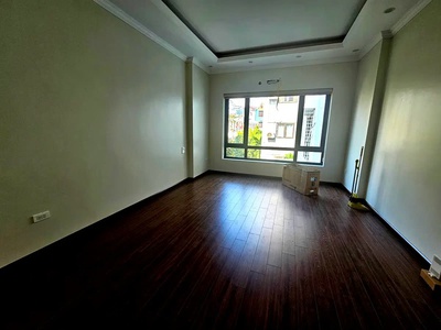Nhà mới- ô tô ngủ trong nhà phố nguyễn văn cừ- long biên 45m2x 6 tầng, mt4m,10.8 tỷ. 3
