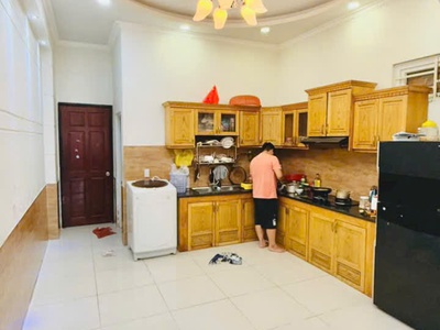 Bán Nhà Đông Tác Dĩ An 1Lầu 1 Trệt Sân Oto Gần SVD Đông Hoà 3