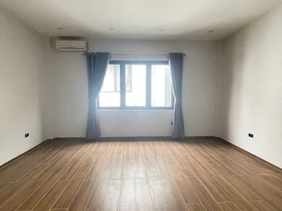 Nhà VĂN CAO 41m2 x Mặt tiền 5.5M, ngõ to và rộng. Cách mặt phố vài bước chân. 1