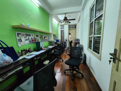 Bán nhà mặt phố lò đúc, 27m2 x 5 tầng, 16.8 tỷ, vỉa hè rộng, kinh doanh đỉnh 1