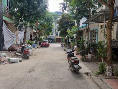 Tặng nhà 2 tầng cho chủ mới lô đất dt 45m2 tại vạn phúc - hà đông.nhà 2 mặt tiền trước và sau, oto 2