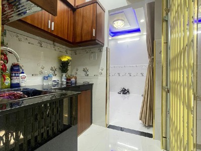 Giảm 400 tr nhà khu vip nguyễn hồng đào gần sân bay, full nt hiện đại, nhỉnh 3 tỷ 1
