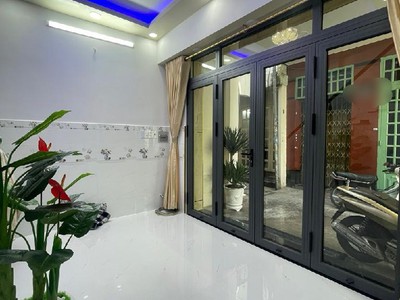 Giảm 400 tr nhà khu vip nguyễn hồng đào gần sân bay, full nt hiện đại, nhỉnh 3 tỷ 2