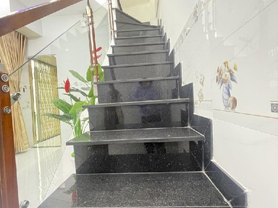 Giảm 400 tr nhà khu vip nguyễn hồng đào gần sân bay, full nt hiện đại, nhỉnh 3 tỷ 4