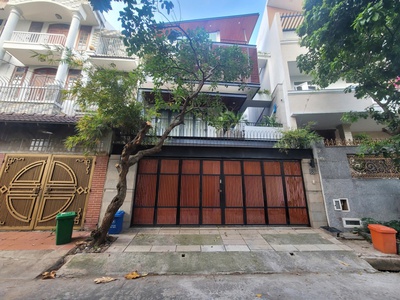 Cho thuê biệt thự có hồ bơi đẳng cấp sát trần não phường bình an quận 2 0