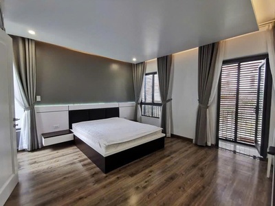 Cho thuê biệt thự có hồ bơi đẳng cấp sát trần não phường bình an quận 2 3