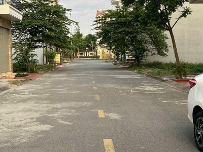 Cần bán nhanh 68m2 đất đường 17,5m nhánh Hoàng Quốc Việt chỉ 3,55 tỷ 3