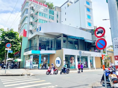 Cho thuê nhà 185 Nguyễn Thị Minh Khai, Phạm Ngũ Lão, Q1. 3 Tầng, DT 500m2 chỉ 250tr 1