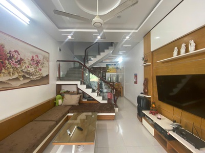 ĐẸP HIẾM CÓ Tại Thư Trung Ngô Gia Tự 42mx 3 tầng Ô tô đỗ cửa có gara Chỉ 2 tỷ 950 7