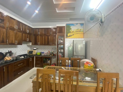 ĐẸP HIẾM CÓ Tại Thư Trung Ngô Gia Tự 42mx 3 tầng Ô tô đỗ cửa có gara Chỉ 2 tỷ 950 8