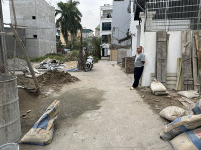 Cần bán 45m2 đất tổ 1 ngõ 83/21 Phúc Lợi. Đường xe con chạy tới, gần trường học và bãi gửi ô tô 3