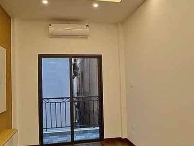 Nhà LIỄU GIAI 44m2 x 5 tầng - Sổ nở hậu - Ngõ thông thoáng. 1