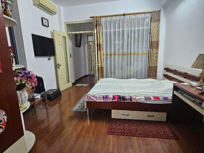 Nhà BA ĐÌNH 65m2 x mặt tiền 4M - Thoáng sáng, cách mặt phố vài mét. 2