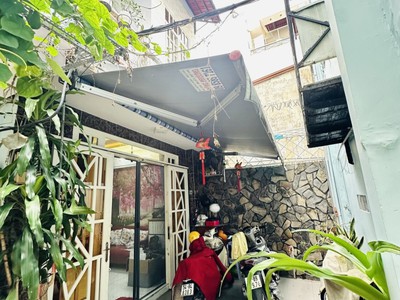 Bán nhà hxh - nguyễn kiệm, p3, phú nhuận - ngang 4m - dài 10m - 4pn - 4 tầng - 40m  - giá 7.5 tỷ 0