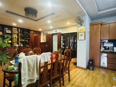 Bán nhà mặt phố xuân diệu, 75m2, mặt tiền 5.4m, 69.5 tỷ, dòng tiền 3500/tháng 1