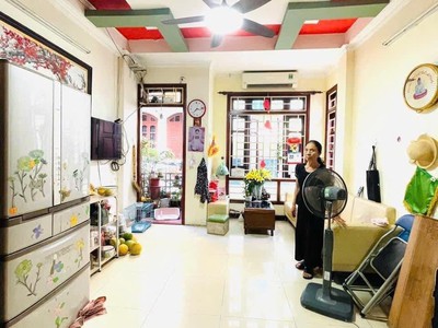 Hạ chào - nhỉnh 10 tỷ phân lô - vỉa hè - ô tô tránh - mặt tiền 4m - sổ vuông - 6 tầng - cho thuê 1