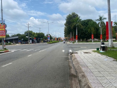 Bán đất mặt tiền đường cách mạng tháng 8, kp4b thị trấn dầu tiếng - bình dương. 1