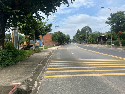 Bán đất mặt tiền đường cách mạng tháng 8, kp4b thị trấn dầu tiếng - bình dương. 0